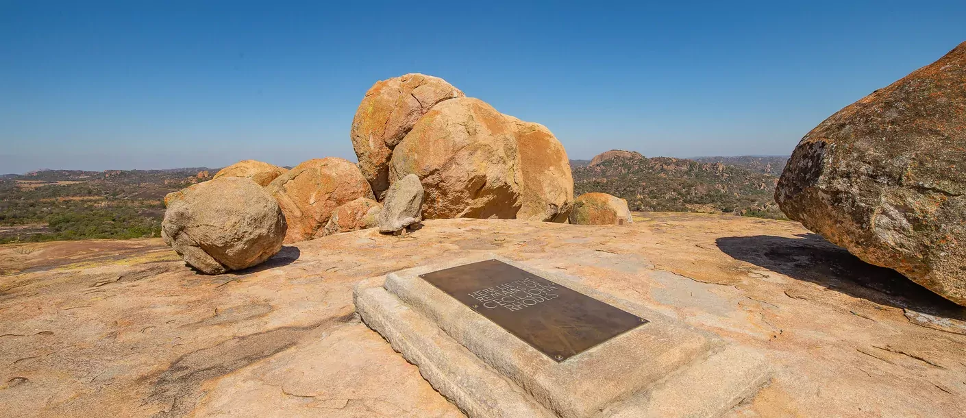 Matobos Hills 003 groot Cecil John Rhodes grave.webp