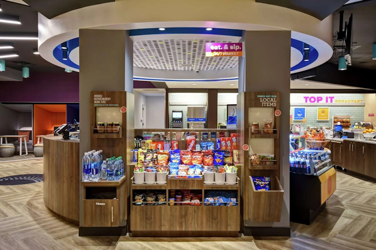 Tru by Hilton Pigeon Forge minimarkt.webp